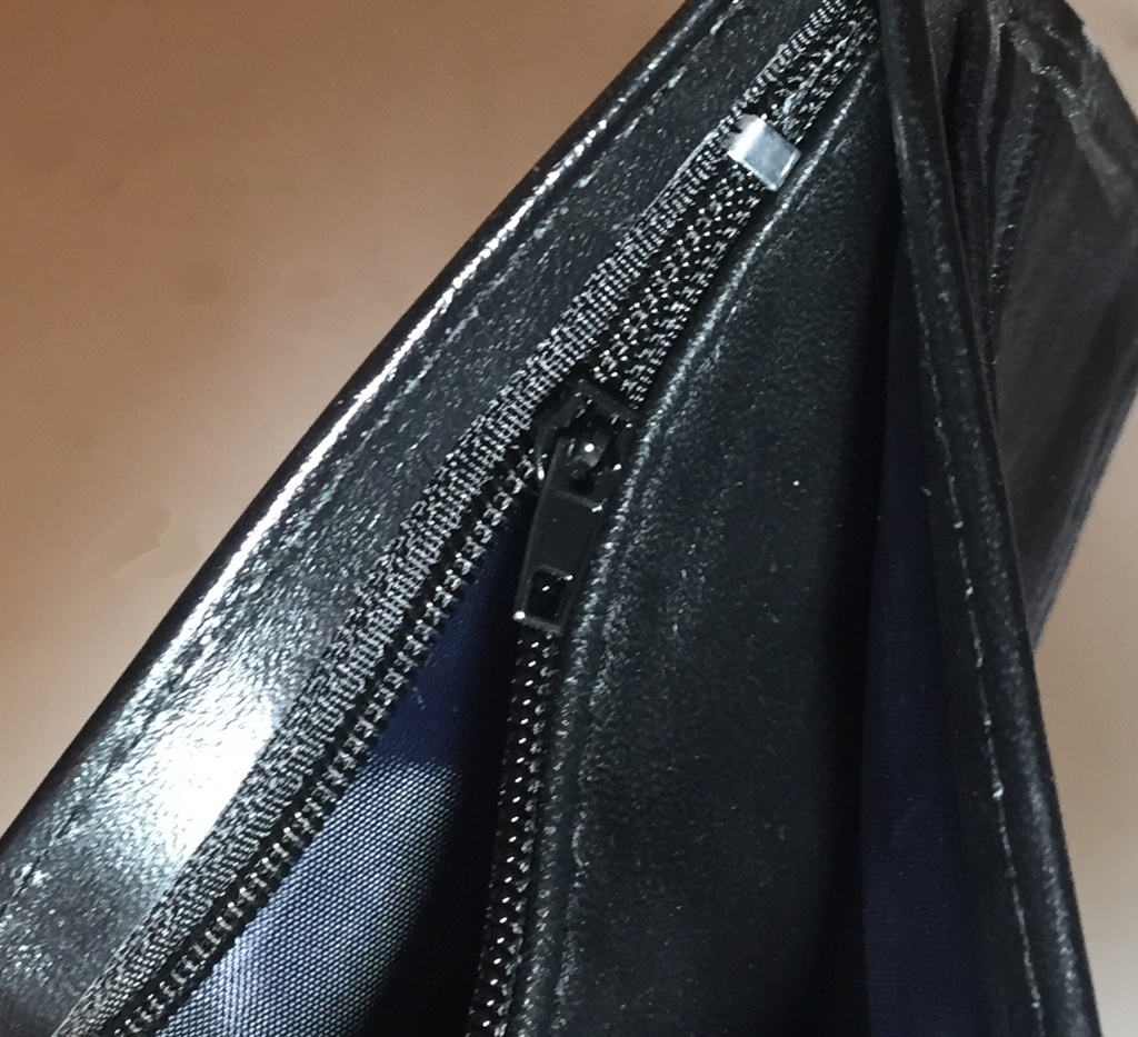 Elegant Genuine Leather Wallet & Card Holders - Tri-fold - Black